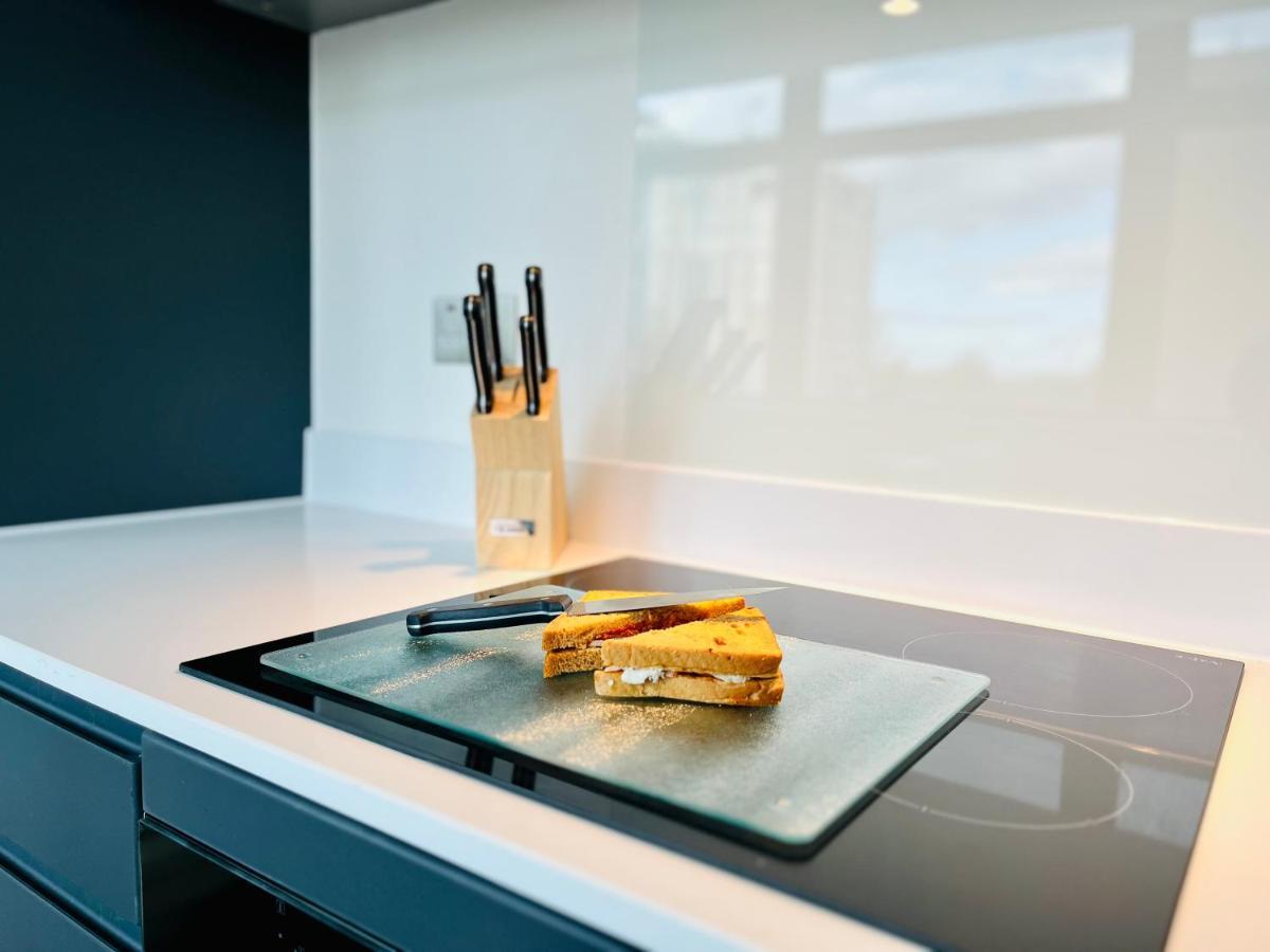 Fabulous One Bedroom Apartment Near Old Trafford Stadium Manchester Ngoại thất bức ảnh